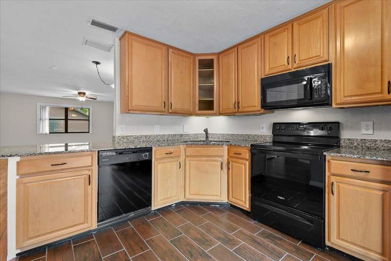 3 bedroom Villa at 325 Pennington Court, Strathmore Gate West Unit 2, Royal Palm Beach — photo 4