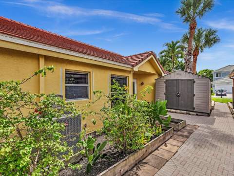 7559 Savannah Lane, Lake Worth FL - photo 6 of 60