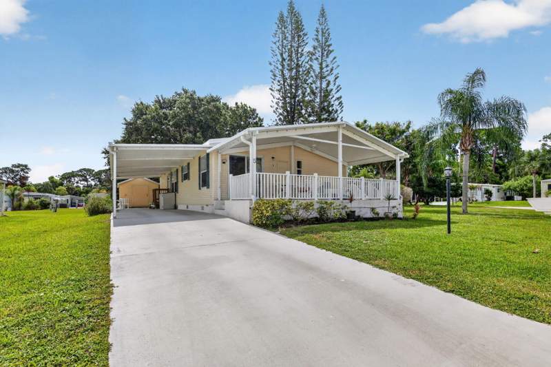 3 bedroom Manufactured Home at 5 Montilla Way, Spanish Lakes Golf Village, Port St. Lucie — photo 4