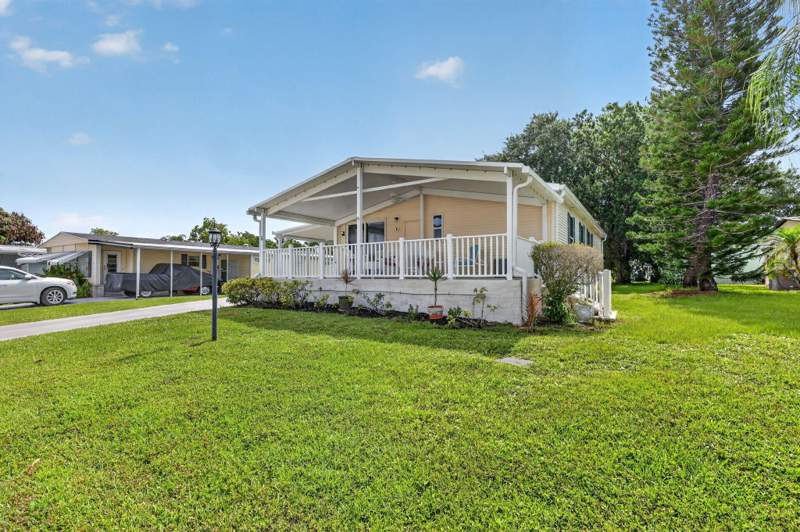 3 bedroom Manufactured Home at 5 Montilla Way, Spanish Lakes Golf Village, Port St. Lucie — photo 3