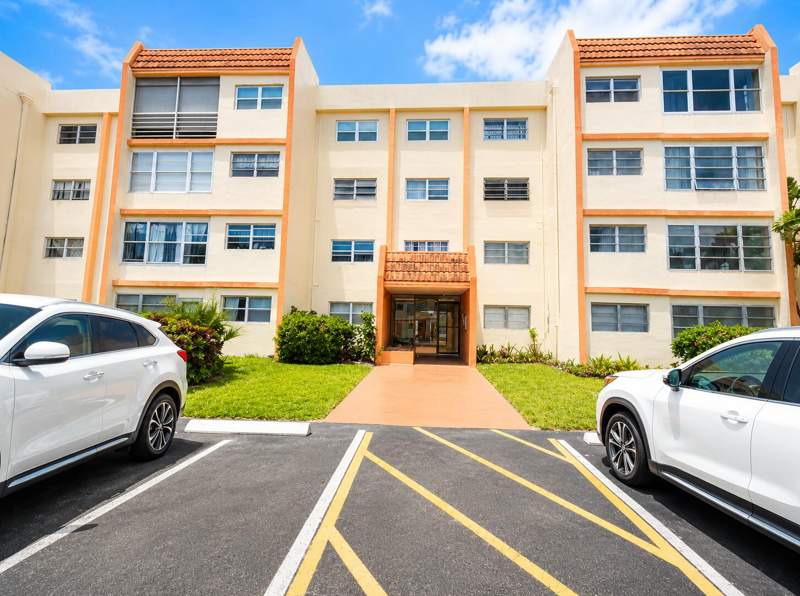 2 bedroom Condominium at 2551 NW 41st Avenue #406, Cypress Tree Condo Bldg 7, Lauderhill — photo 4