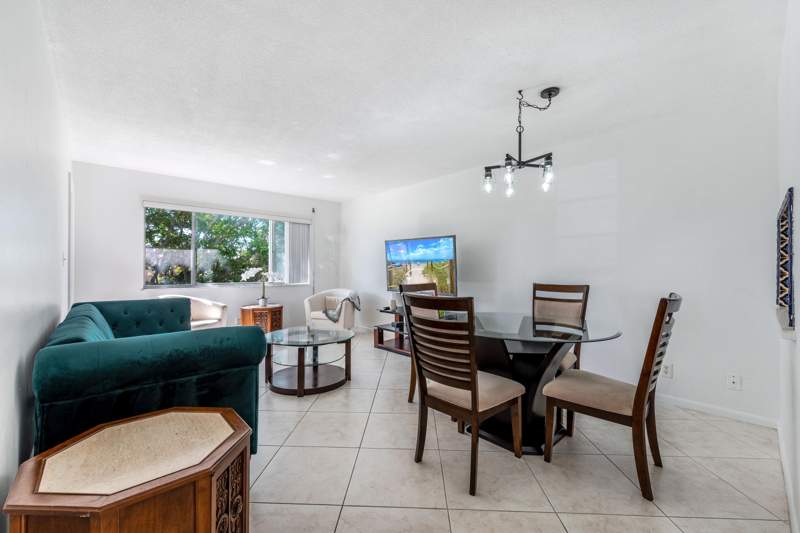 1 bedroom Condominium at 2615 Garden Drive #307, Lake Clarke Gardens Condo 3, Lake Worth — photo 4
