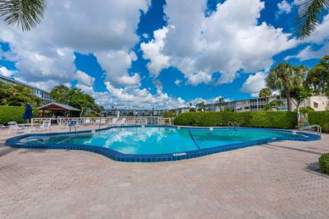 2615 Garden Drive #307, Lake Worth FL - photo 24 of 35