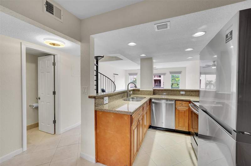 2 bedroom Condominium at 650 Tennis Club Drive #305, Tennis Club Lenglen Condo, Fort Lauderdale — photo 5