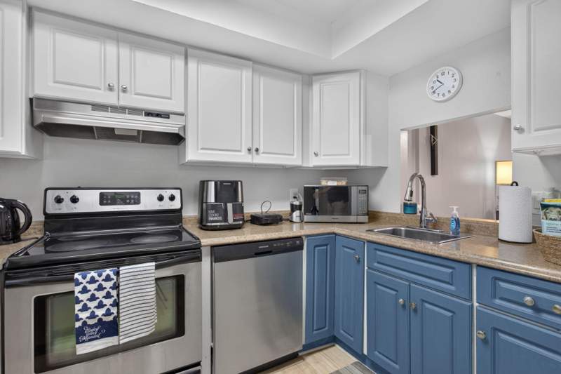 2 bedroom Condominium at 118 Royal Pk Drive #1f, Royal Park Condo, Oakland Park — photo 5