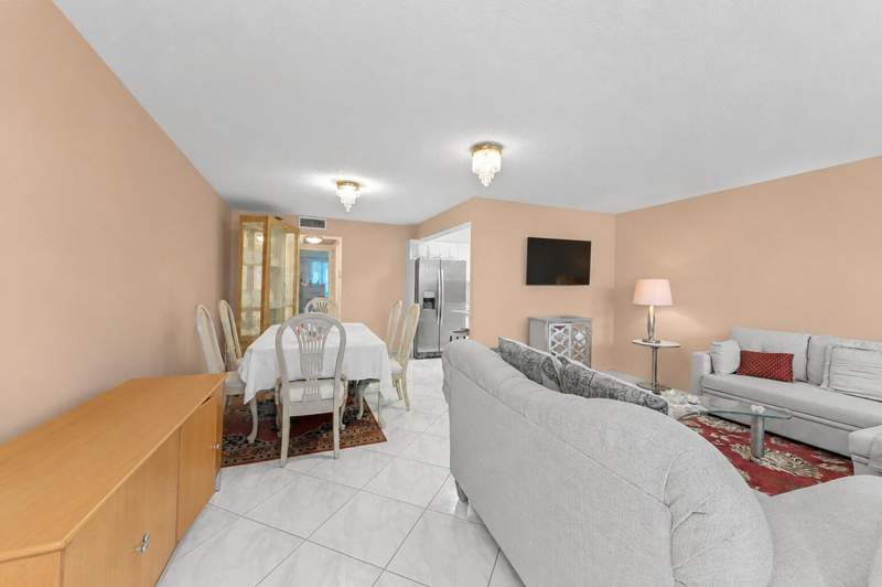 1 bedroom Condominium at 1069 Cornwall D, Century Village, Boca Raton — photo 3