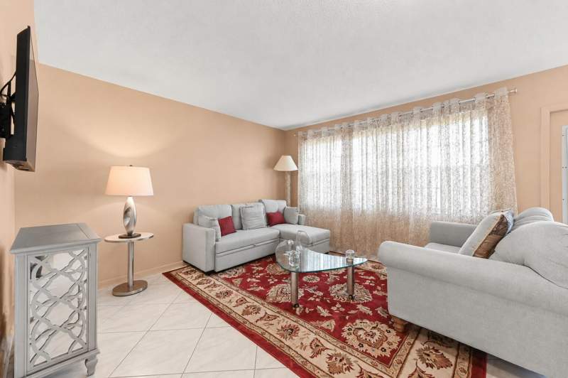 1 bedroom Condominium at 1069 Cornwall D, Century Village, Boca Raton — photo 4