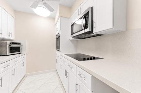 1069 Cornwall D, Boca Raton FL - photo 8 of 44