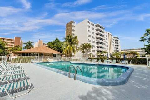 401 NE 14th Avenue #705, Hallandale FL - photo 10 of 13