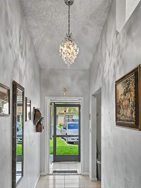 1160 Parkside Green Drive #F, Greenacres FL - photo 11 of 37
