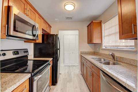 237 SW 11th Avenue, Delray Beach FL - photo 15 of 40