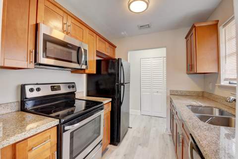 237 SW 11th Avenue, Delray Beach FL - photo 12 of 40