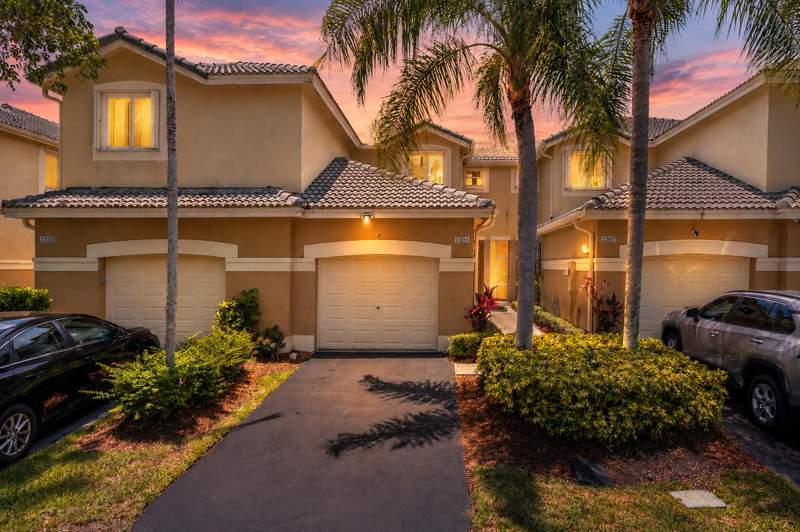 2 bedroom Townhouse at 2391 Pasadena Way, Sector 1 Boundary Plat, Weston — photo 3
