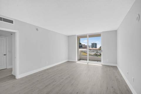 403 S Sapodilla Avenue #409, West Palm Beach FL - photo 10 of 48