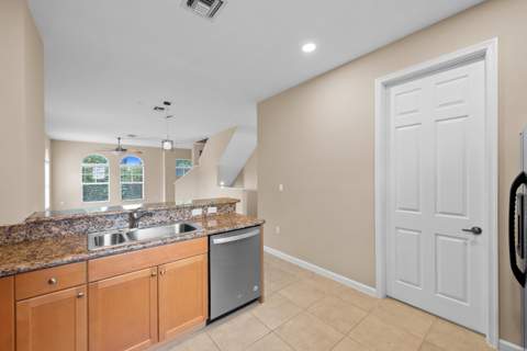 1033 NE 17th Way #905, Fort Lauderdale FL - photo 14 of 34