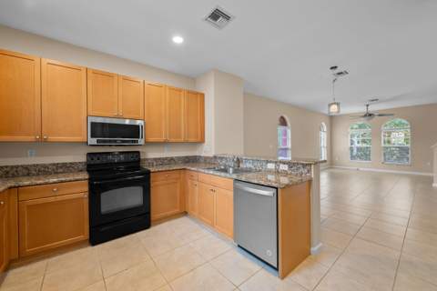 1033 NE 17th Way #905, Fort Lauderdale FL - photo 11 of 34