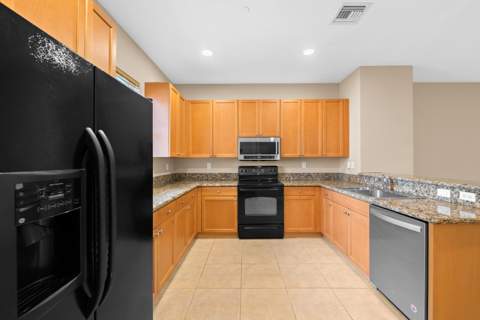 1033 NE 17th Way #905, Fort Lauderdale FL - photo 12 of 34