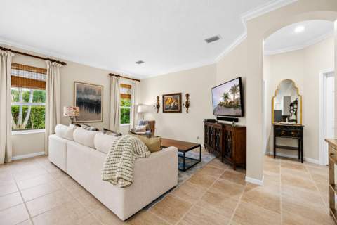 464 Oriole Lane, Jupiter FL - photo 9 of 44