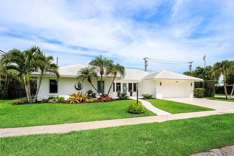 4 bedroom Single Family Residence at 1298 Walnut Terrace, Camino Gardens Sec 3, Boca Raton — photo 2