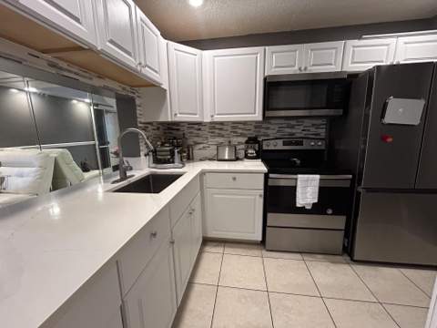 1007 Green Pine Boulevard #F3, West Palm Beach FL - photo 7 of 29