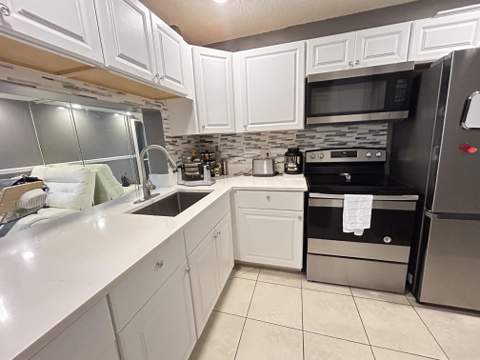 1007 Green Pine Boulevard #F3, West Palm Beach FL - photo 8 of 29