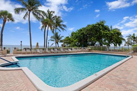 1050 Hillsboro Mile #403w, Hillsboro Beach FL - photo 23 of 40