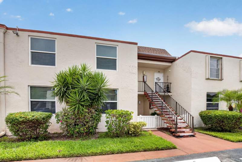 2 bedroom Condominium at 11 Willowbrook Lane #204, Villages Of Oriole Abbey Condo, Delray Beach — photo 2