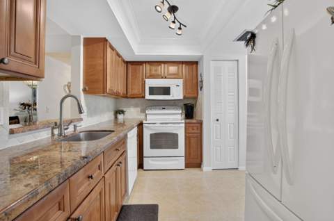 11 Willowbrook Lane #204, Delray Beach FL - photo 14 of 48