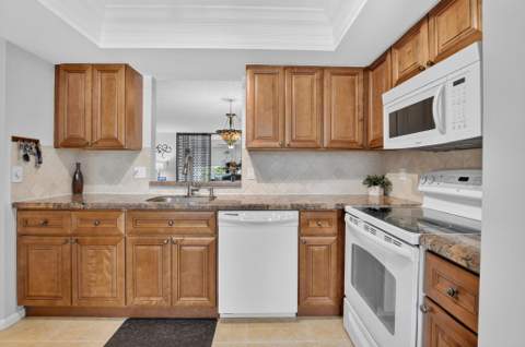 11 Willowbrook Lane #204, Delray Beach FL - photo 16 of 48