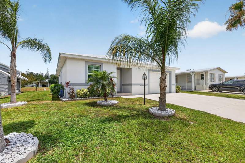 1 bedroom Single Family Residence at 38 Spanish Way, Spanish Lakes One Leasehold Estates, Port St. Lucie — photo 4