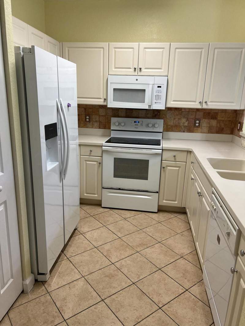 3 bedroom Townhouse at 4113 Napoli Lake Drive, Mediterranea, Riviera Beach — photo 2