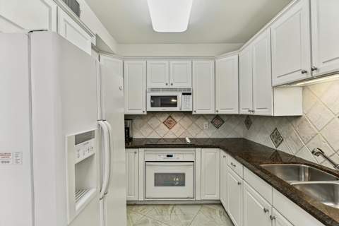 4020 W Palm Aire Drive #106, Pompano Beach FL - photo 13 of 52