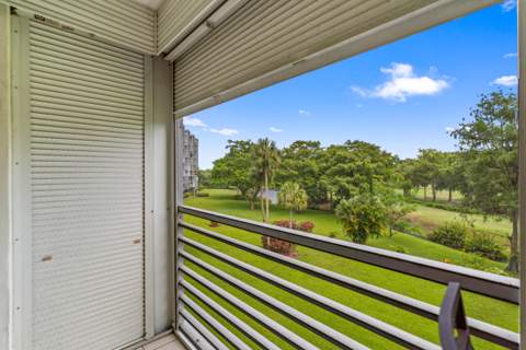 625 Oaks Drive #405, Pompano Beach FL - photo 20 of 61