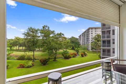 625 Oaks Drive #405, Pompano Beach FL - photo 18 of 61