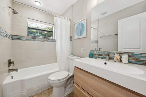 2507 NW 8th Avenue, Wilton Manors FL - photo 11 of 19