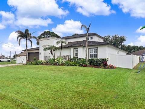 6008 NW Winfield Drive, Port St. Lucie FL - photo 7 of 40