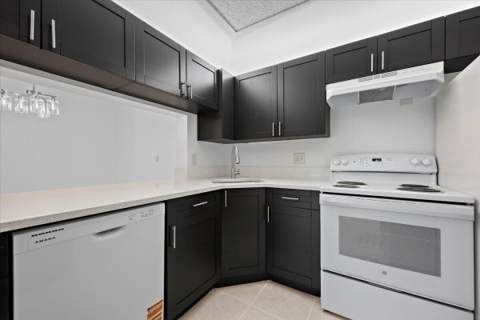 708 Sunny Pine Way #B1, Greenacres FL - photo 8 of 22