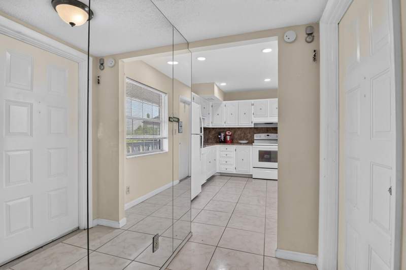 2 bedroom Condominium at 4140 NW 44th Avenue #411, Ruby Condo, Lauderdale Lakes — photo 3