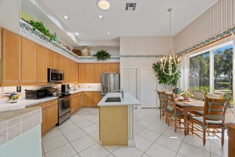 4462 Hazleton Lane, Lake Worth FL - photo 14 of 71