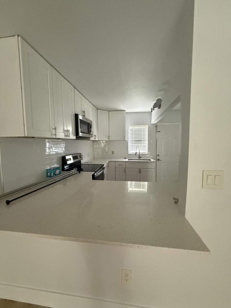 2 bedroom Condominium at 605 Ixoria #4, The Hemingway, A Condominium, Fort Pierce — photo 2
