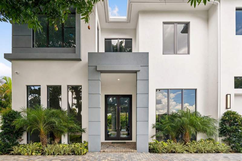 5 bedroom Single Family Residence at 1040 NW 6th Terrace, Lake Floresta Park, Boca Raton — photo 2