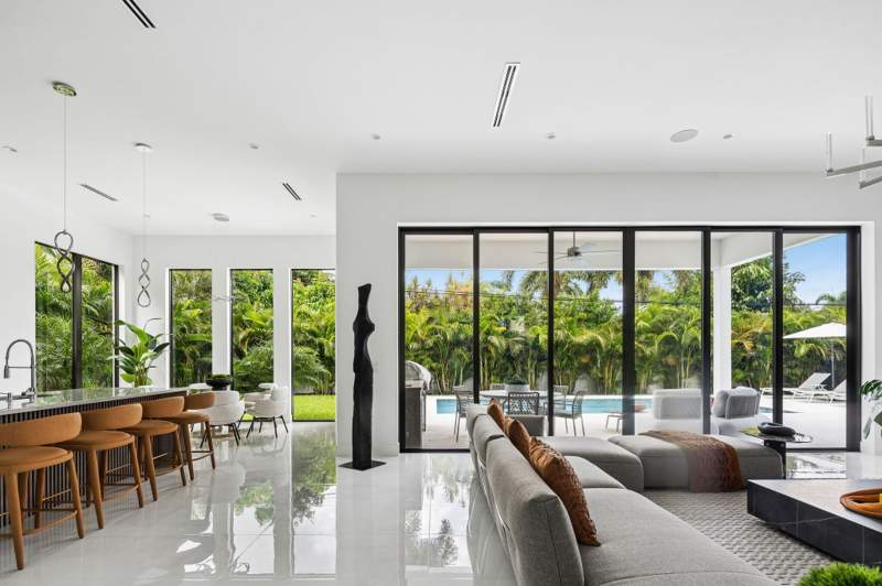 5 bedroom Single Family Residence at 1040 NW 6th Terrace, Lake Floresta Park, Boca Raton — photo 3