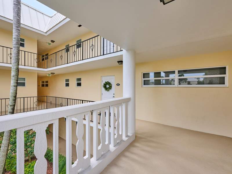 1 bedroom Condominium at 12 Colonial Club Drive #202, Colonial Club Condo Sec 2, Boynton Beach — photo 3
