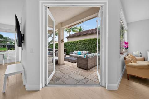 229 E Bayridge Drive, Weston FL - photo 8 of 44