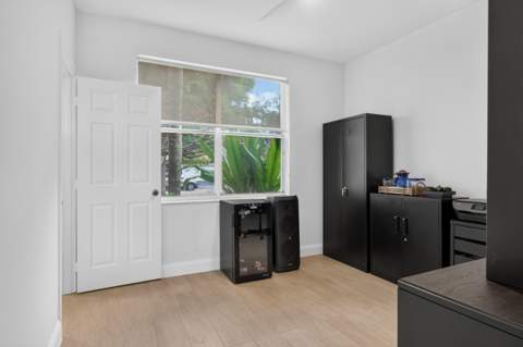 229 E Bayridge Drive, Weston FL - photo 17 of 44