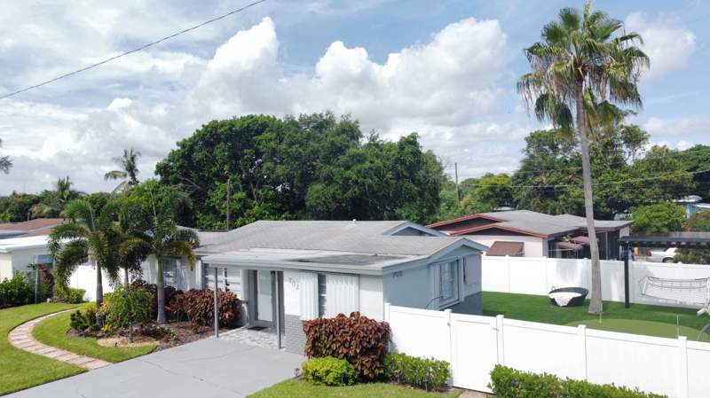 3 bedroom Single Family Residence at 702 SW 1st Street, Delray Town Of, Delray Beach — photo 4