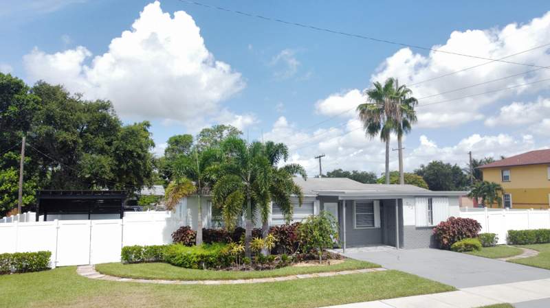 3 bedroom Single Family Residence at 702 SW 1st Street, Delray Town Of, Delray Beach — photo 5