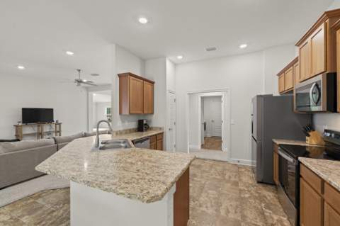 137 SW Pisces Terrace, Port St. Lucie FL - photo 8 of 28
