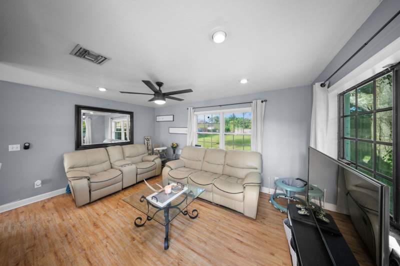 2 bedroom Single Family Residence at 3516 Avenue F, Woodlawn Terrace, Fort Pierce — photo 3