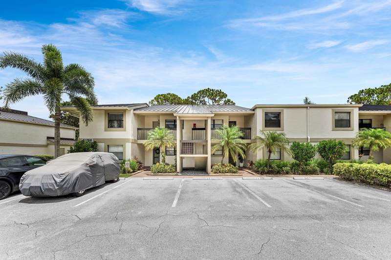 2 bedroom Condominium at 12926 Briarlake Drive #201, Eastpointe, Palm Beach Gardens — photo 2
